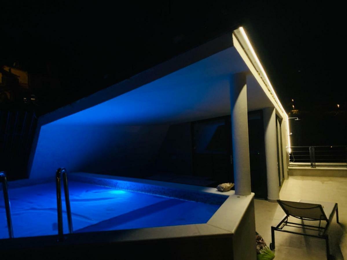 אופטיה Apartments In Villa Ziza, Rooftop Swimming Pool מראה חיצוני תמונה