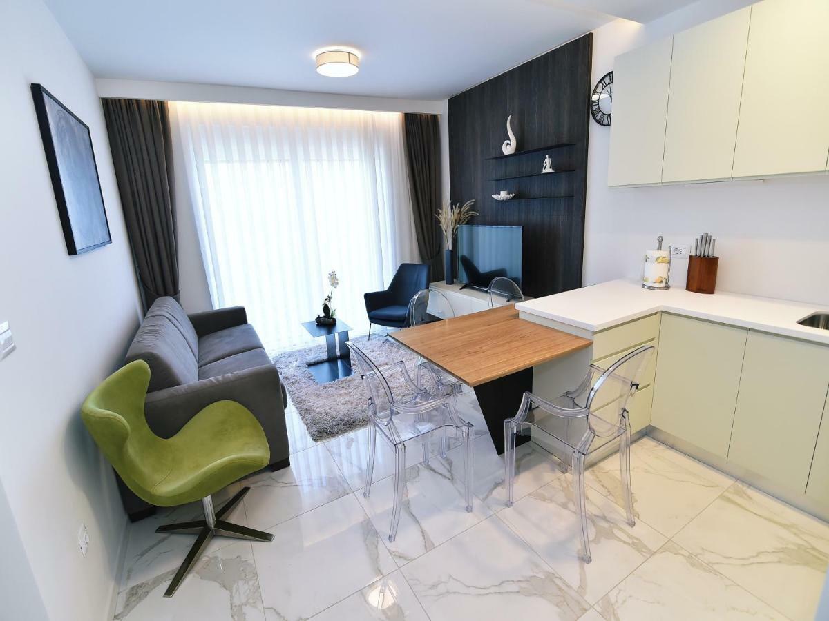 אופטיה Apartments In Villa Ziza, Rooftop Swimming Pool מראה חיצוני תמונה