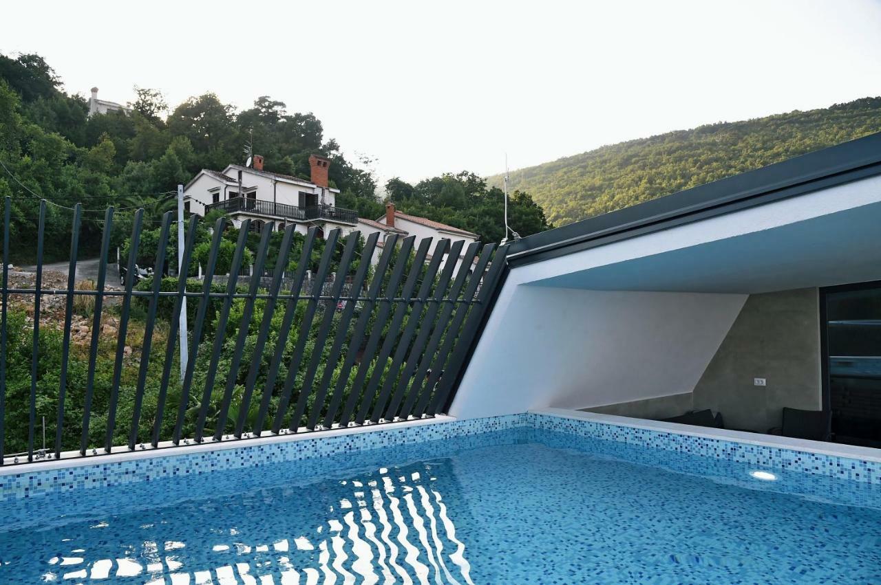 אופטיה Apartments In Villa Ziza, Rooftop Swimming Pool מראה חיצוני תמונה