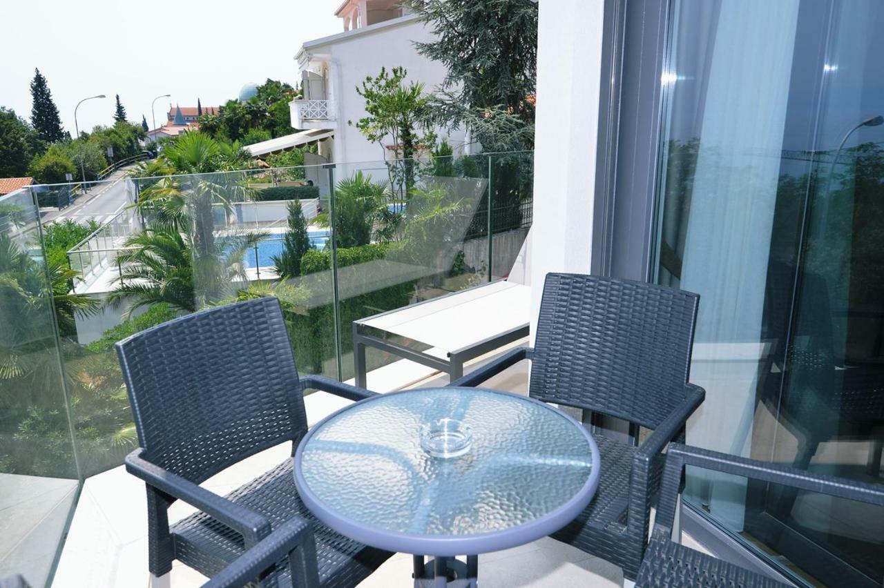 אופטיה Apartments In Villa Ziza, Rooftop Swimming Pool מראה חיצוני תמונה
